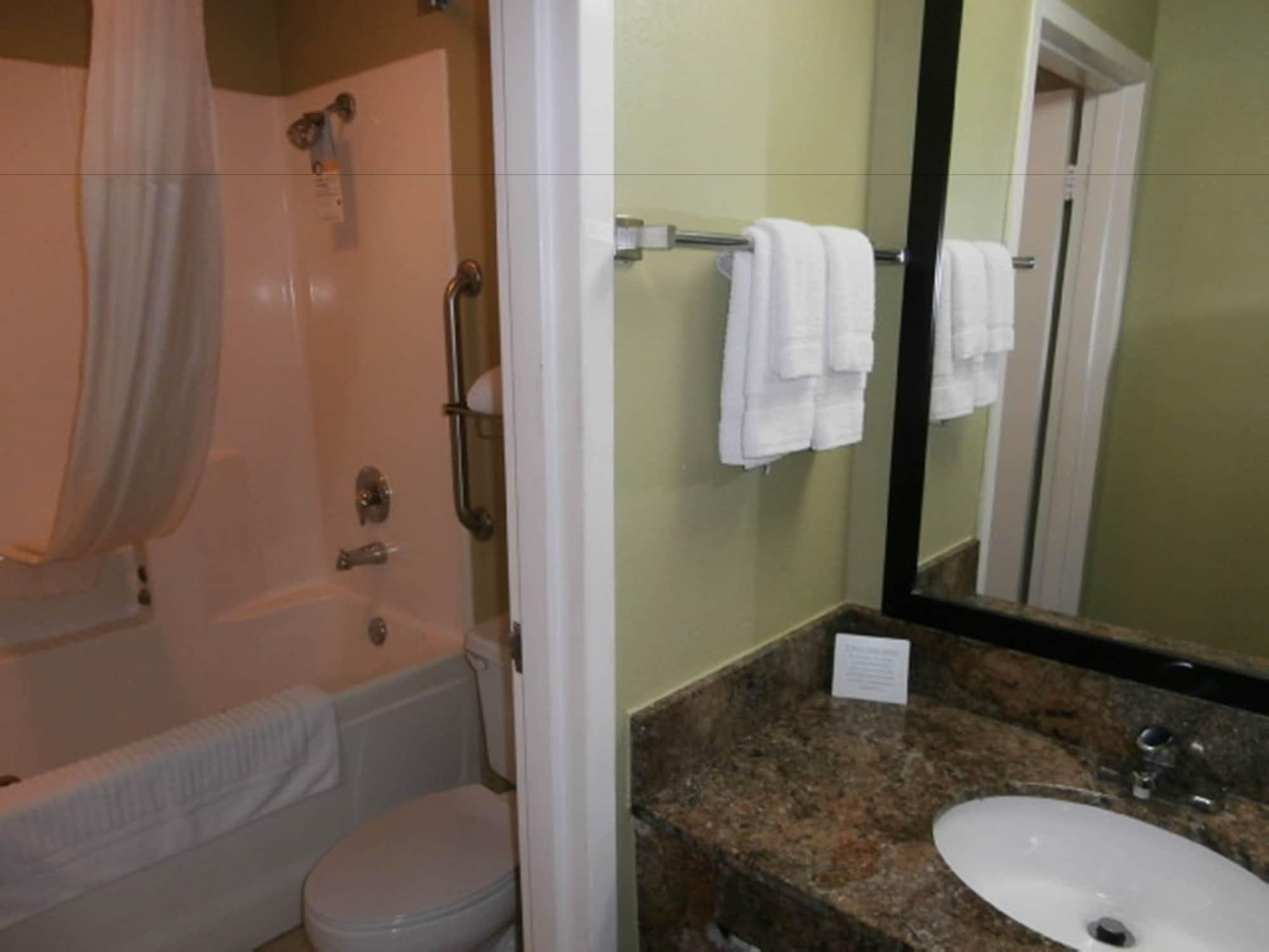 Quality Inn & Suites Риджленд Экстерьер фото