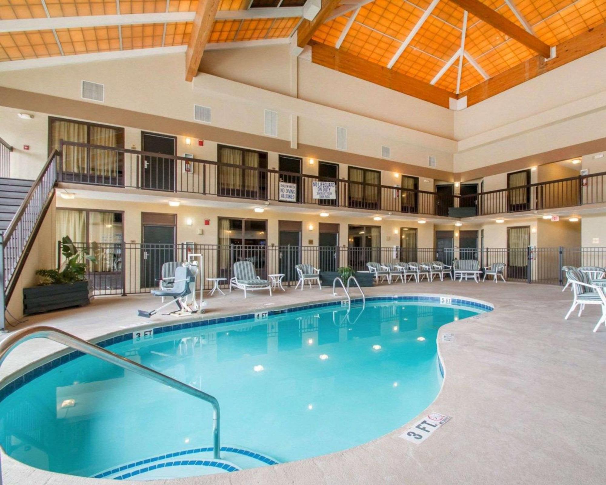 Quality Inn & Suites Риджленд Экстерьер фото